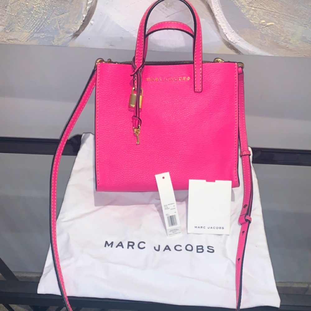 Marc Jacob’s mini grind vivid pink